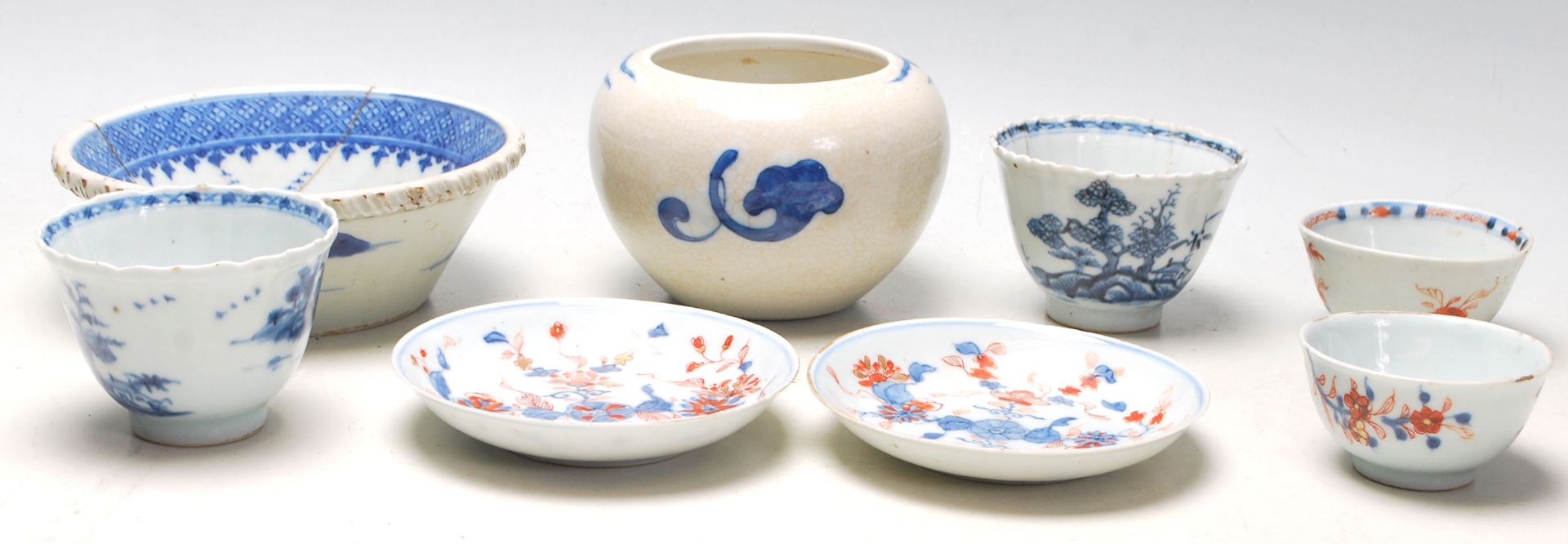 A quantity of 19th century English blue and white ceramics to include bowl, tea cup, rice bowl and