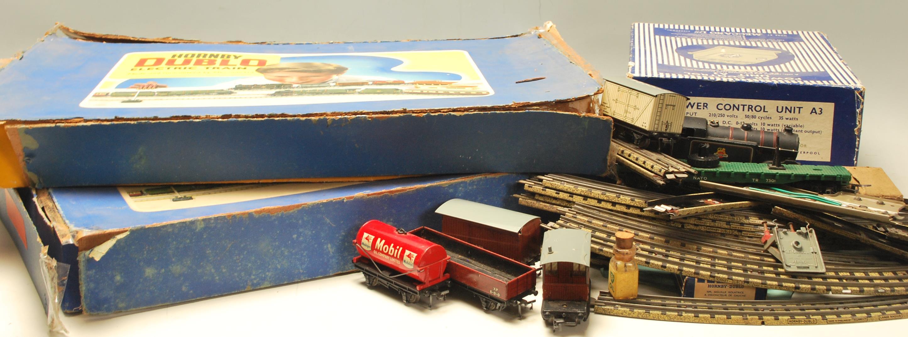 COLLECTION OF ORIGINAL HORNBY DUBLO TRAIN SETS - Image 11 of 16