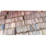 POSTCARDS - an impressive colossal collection of circa 30,000 cards, unsorted in x36 shoebox size