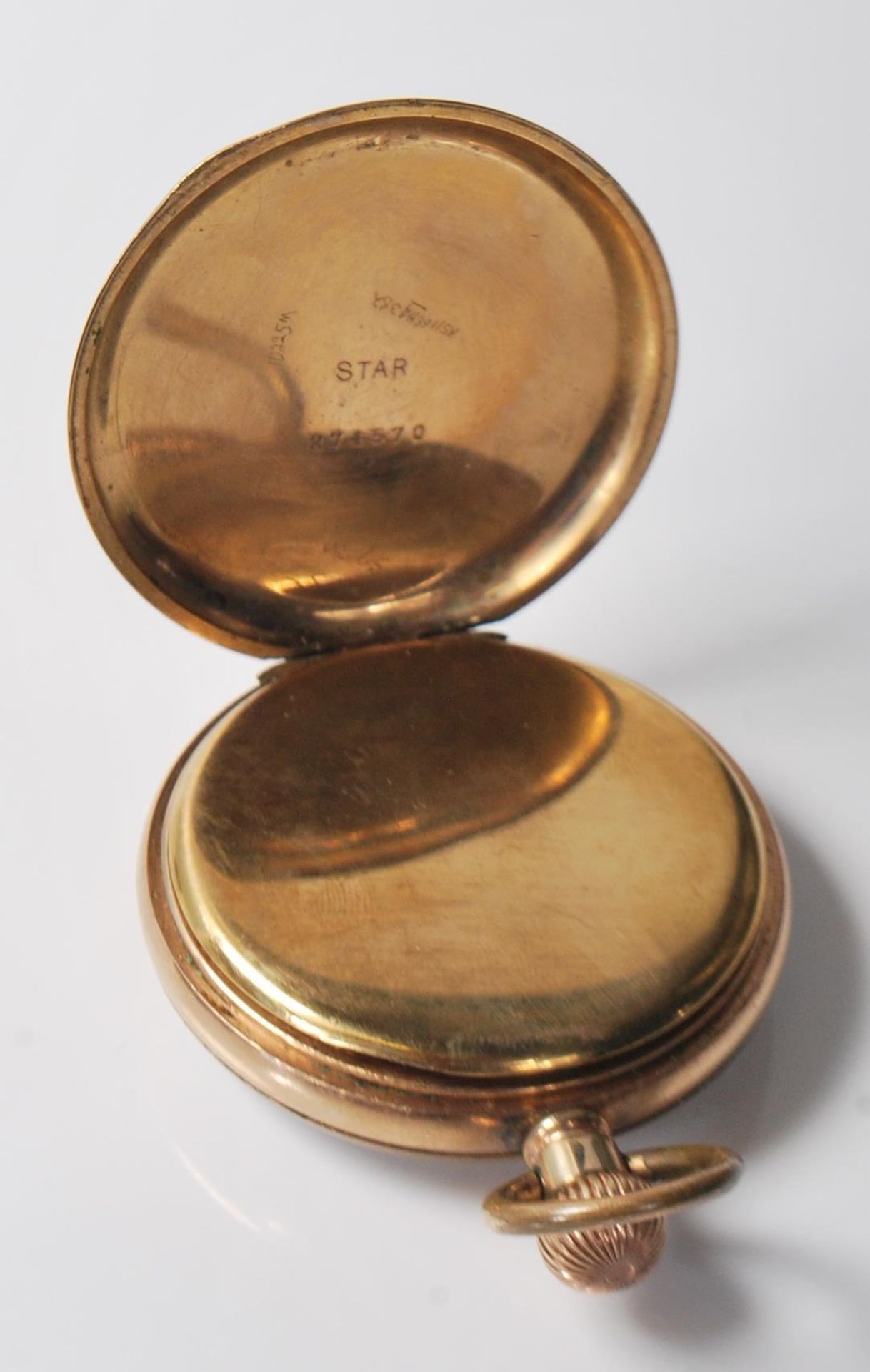 A 20th Century gold plated open face pocket watch having a white enamelled dial with roman - Bild 3 aus 8