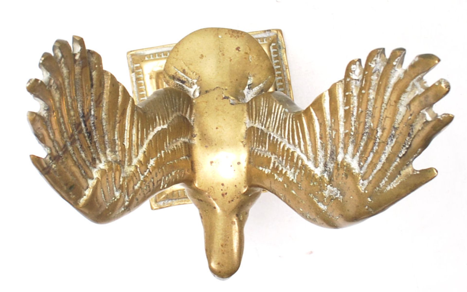 A 20th Century cast brass decorative ornament in the form of an eagle having spread wings raised - Bild 8 aus 8