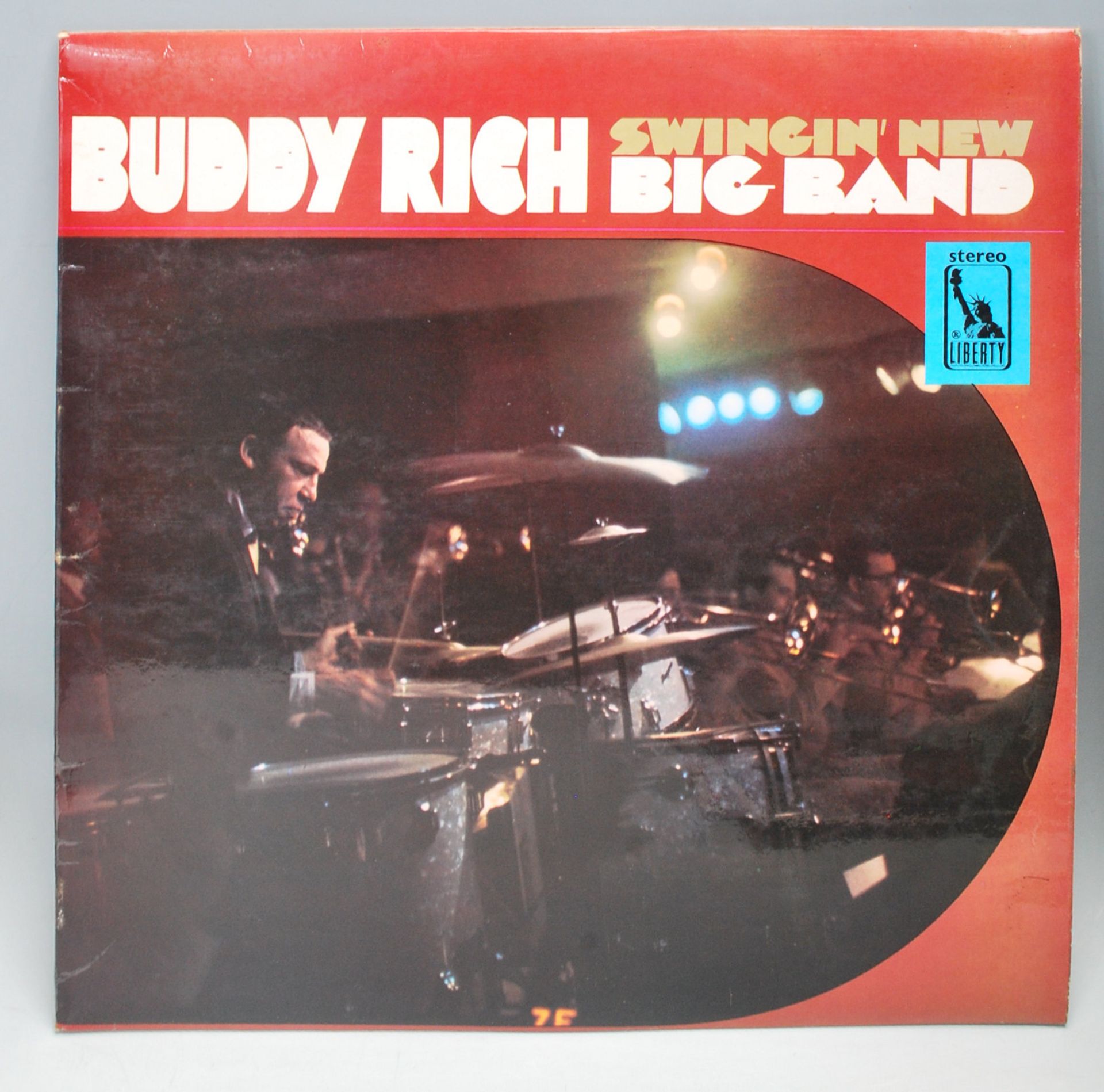 A collection of vintage vinyl LP records to include Buddy Rich 'Swingin' New Big Band', Count Base - Bild 8 aus 12