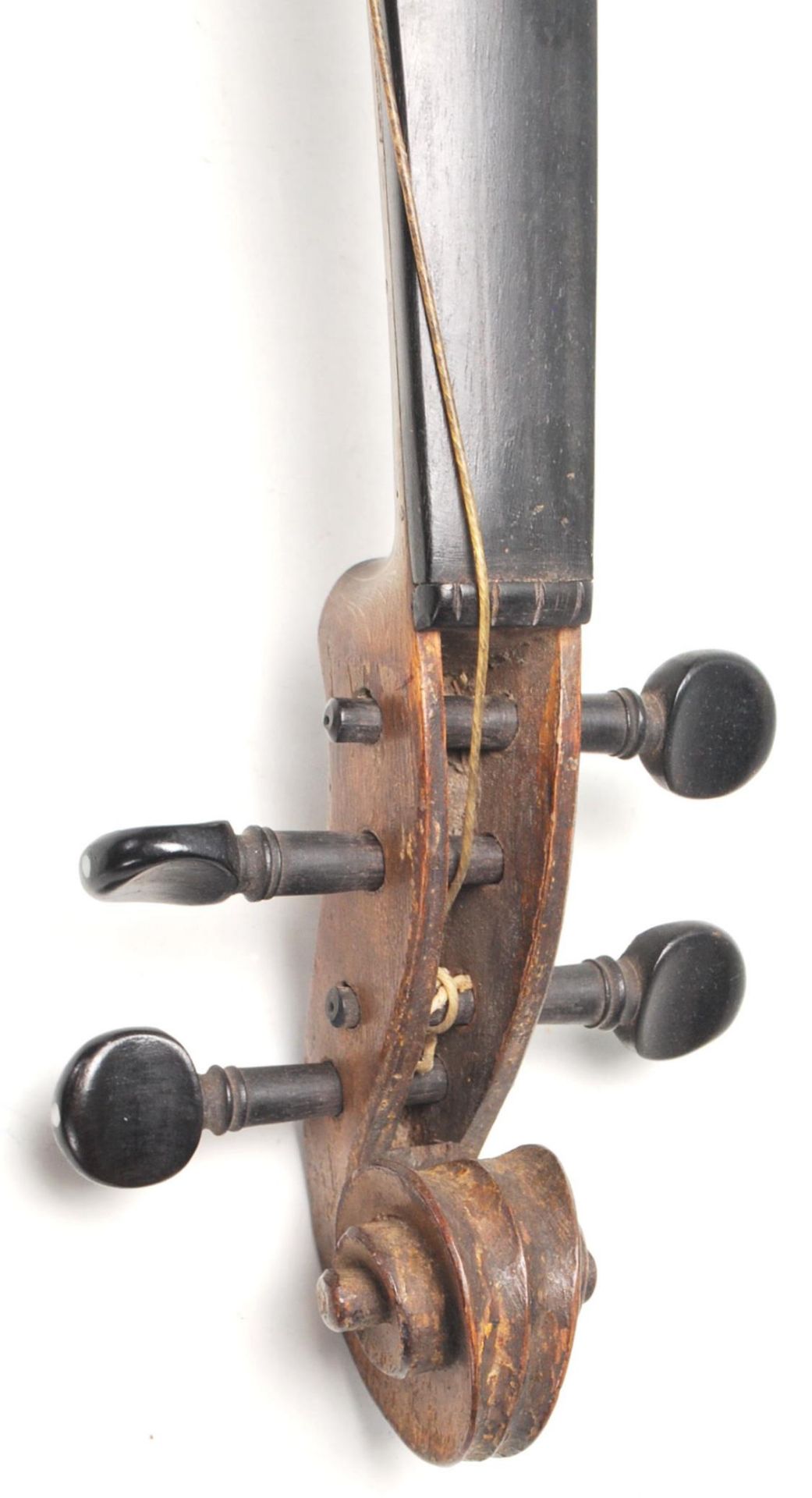 A 19th Century Victorian dark wood violin having  a hollow body with S shaped sound holes and - Bild 2 aus 7