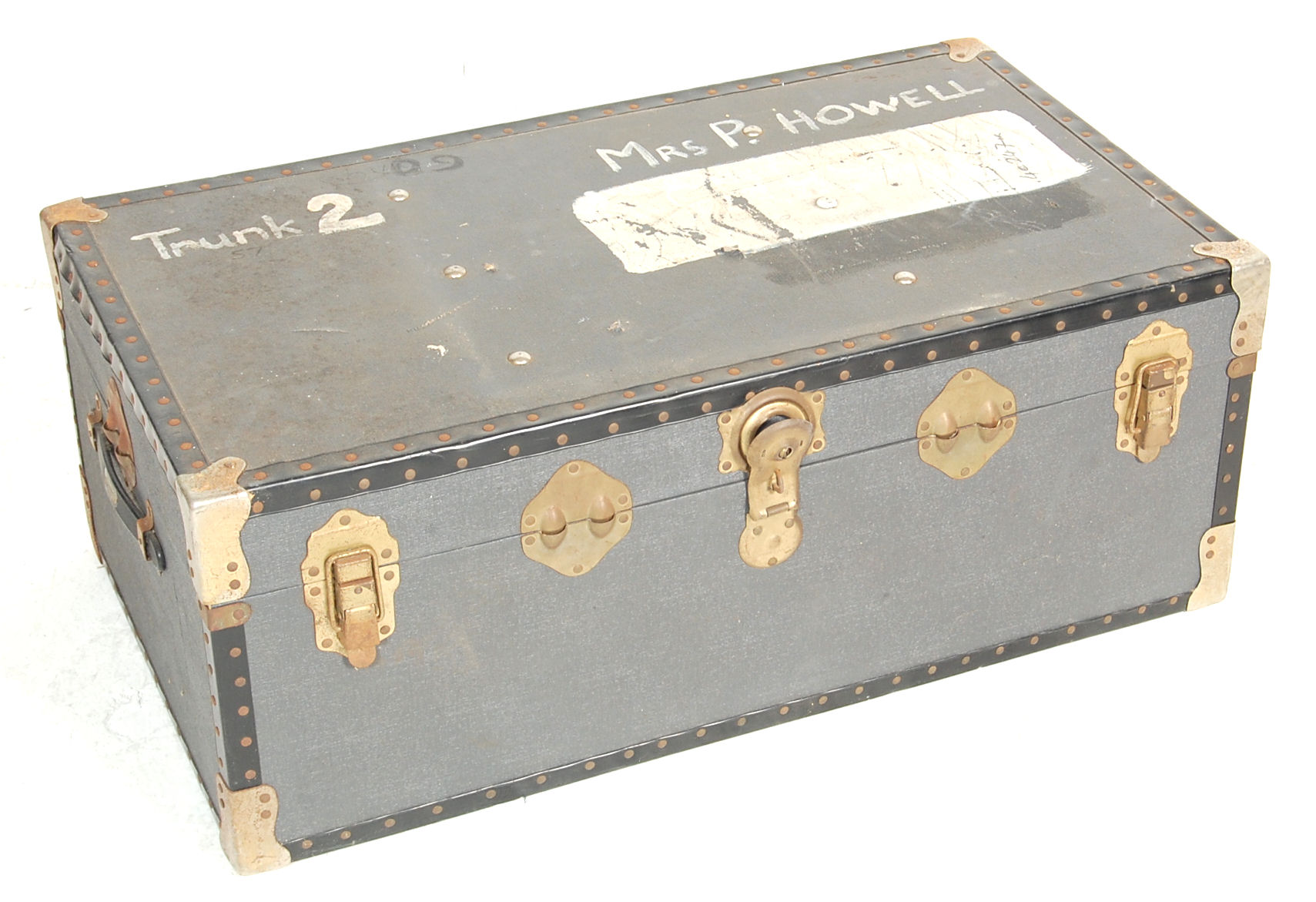 A collection of 3 vintage large early to mid 20th Century American canvas steamer / travel trunks. - Bild 5 aus 11