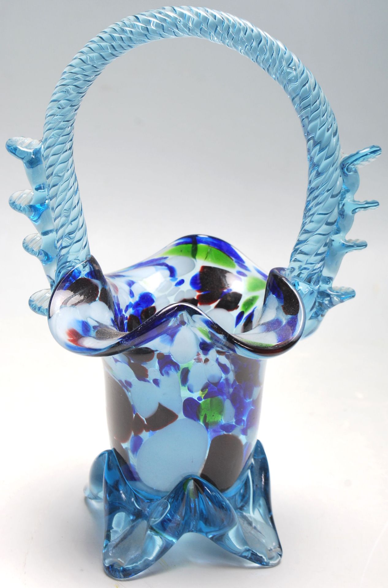 A collection of Murano and Mdina glass to include a pair of horse head paper weights, flower - Bild 5 aus 5