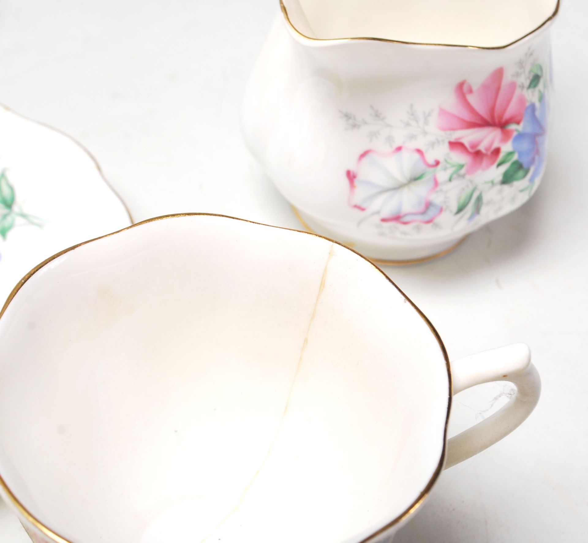 A Royal Albert Friendship Sweet Pea pattern fine bone china tea set comprising of 6 tea cups, - Bild 8 aus 8