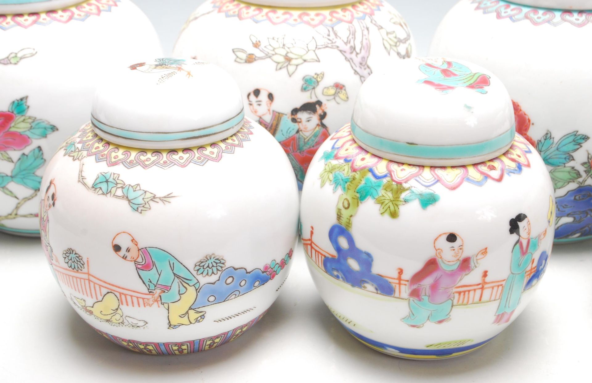 A collection of 20th Century Chinese republic period ginger jars decorated with famille rose - Bild 9 aus 12