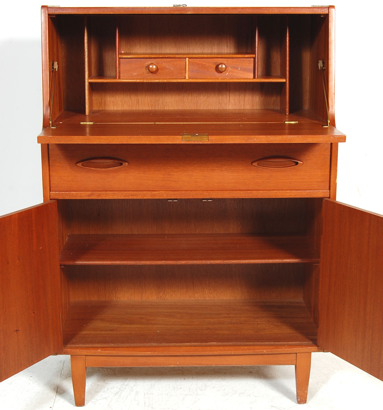 A retro 20th century Danish influence teak wood bureau office desk. The bureau having a fall front - Image 3 of 5