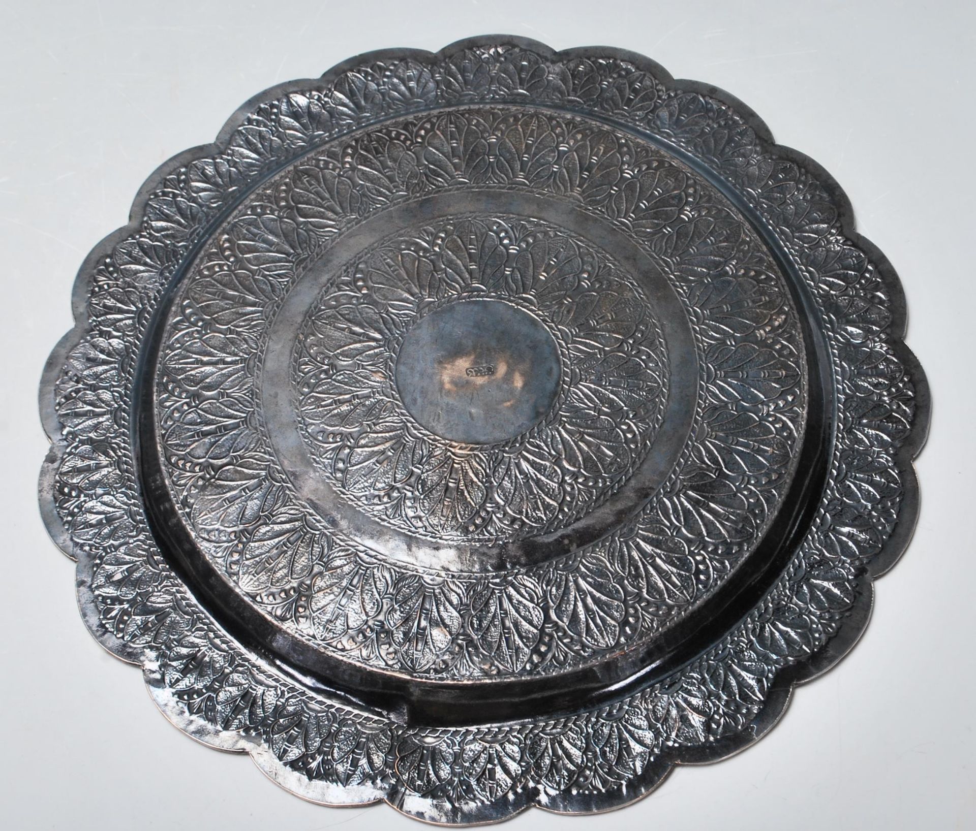 A 20th century antique silver Islamic tray having bamboo and plants life decorations to the inside - Bild 5 aus 6