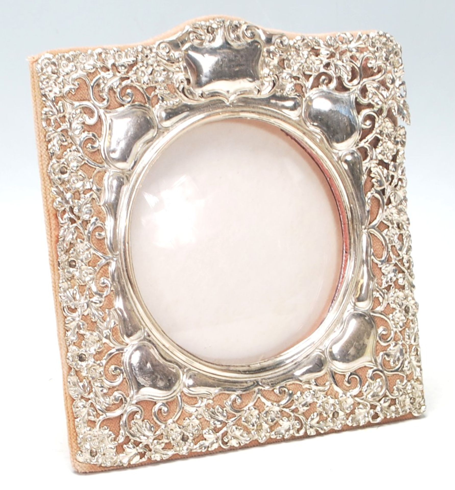 A silver 1901 Birmingham hallmarked photograph frame by Synyer and Beddoes (Harry Synyer & Charles