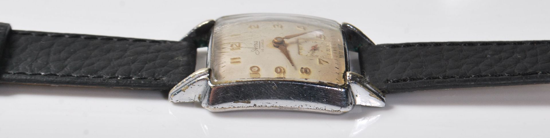 A vintage Art Deco 1930's Avia ladies wrist watch having a square face with Arabic numerals to the - Bild 4 aus 7