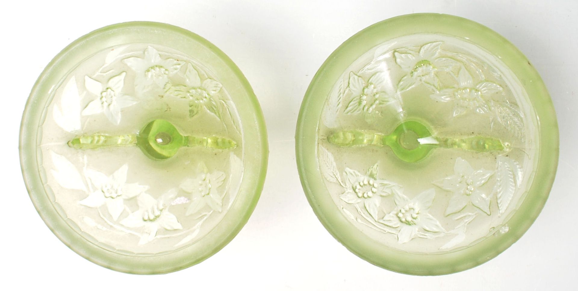 A collection of mid 20th century glass items to include a pair of uranium glass butterfly - Bild 7 aus 7