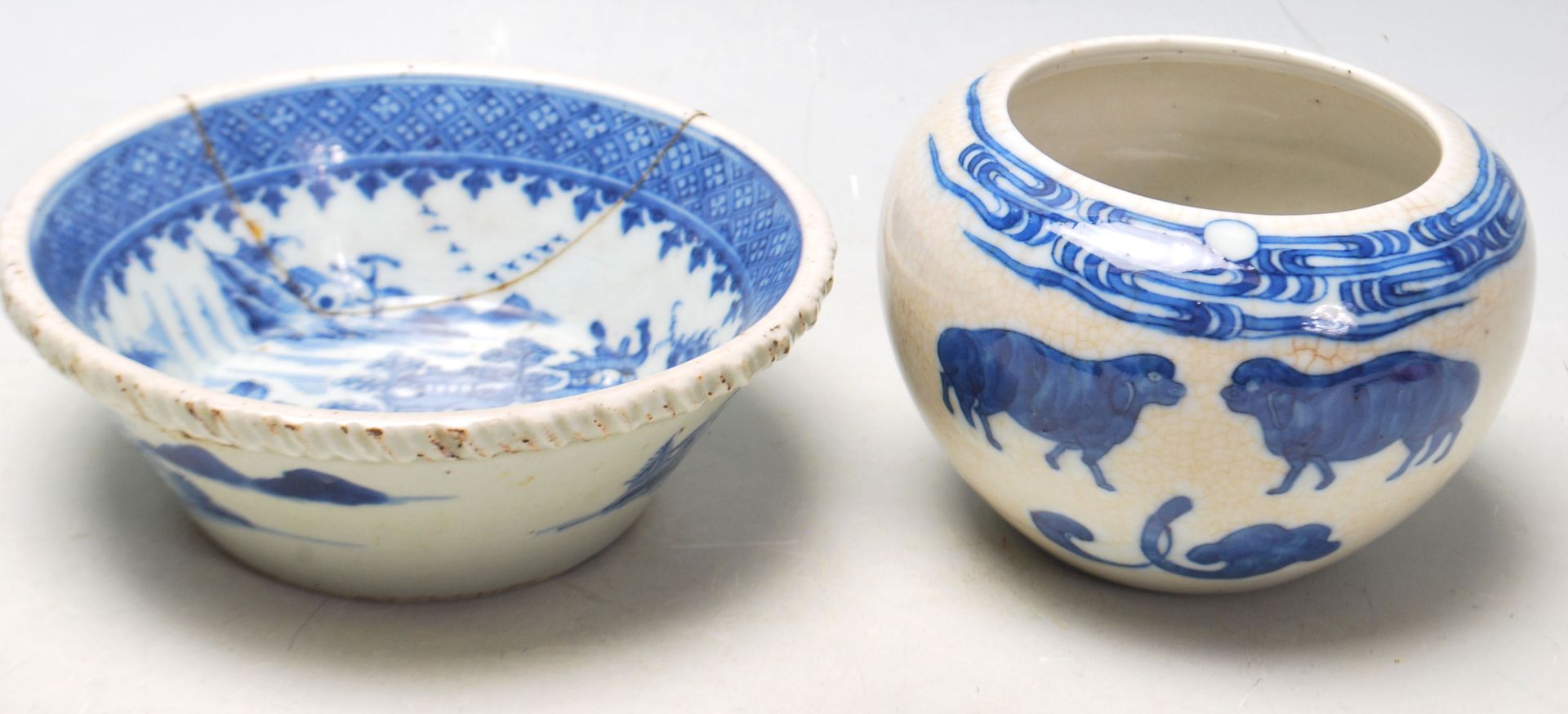 A quantity of 19th century English blue and white ceramics to include bowl, tea cup, rice bowl and - Bild 6 aus 6