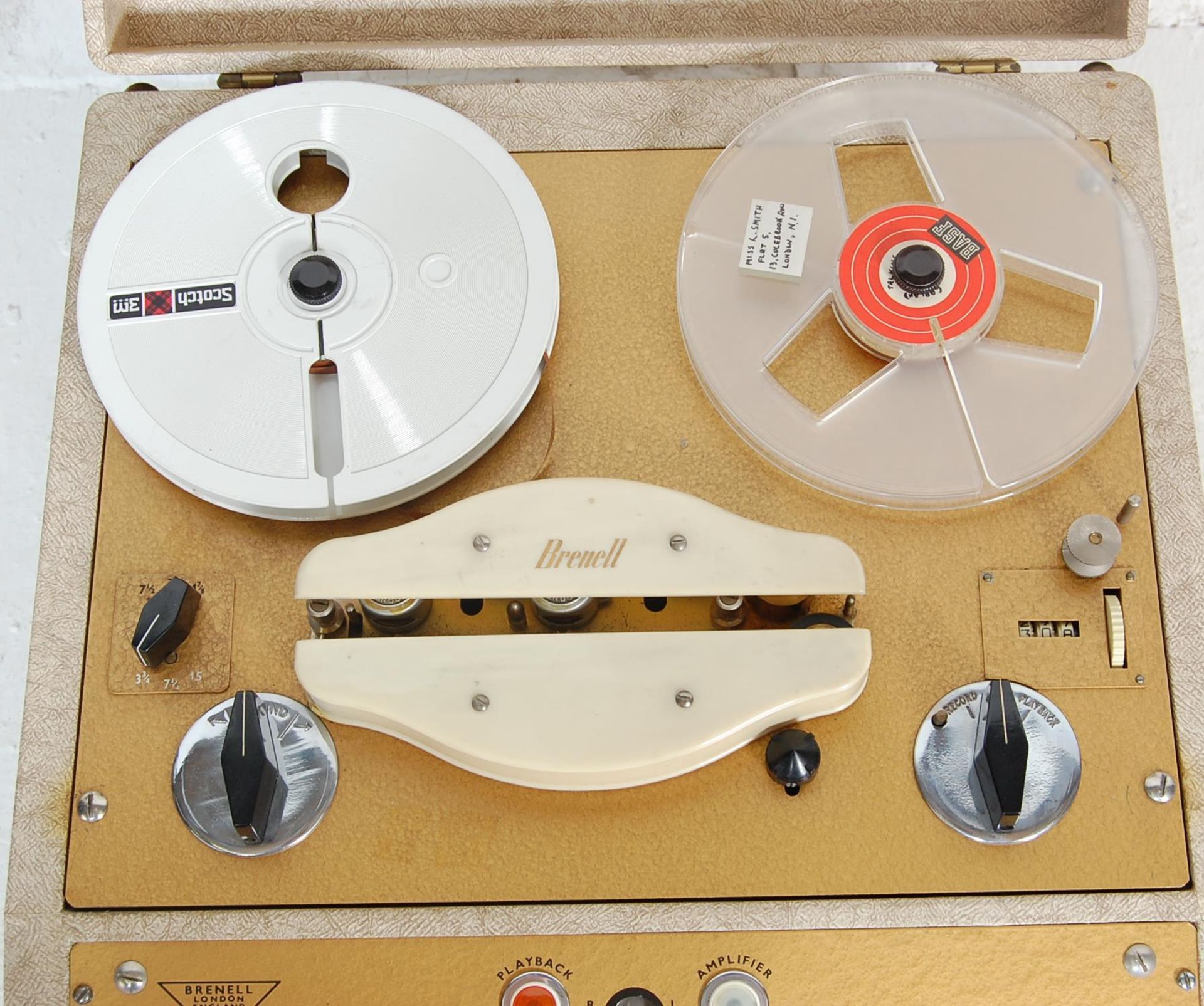 A retro vintage Brenell Mark 5 portable reel to reel tape recorder housed in a beige carry case. - Bild 7 aus 7