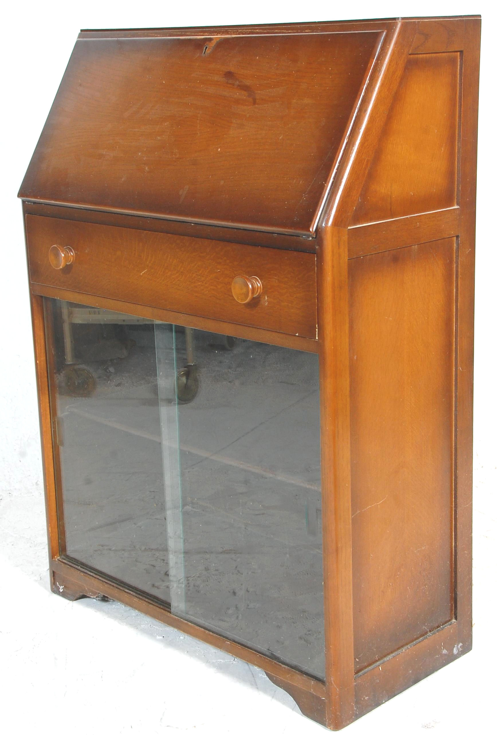 A vintage retro 20th Century fall front bureau boo