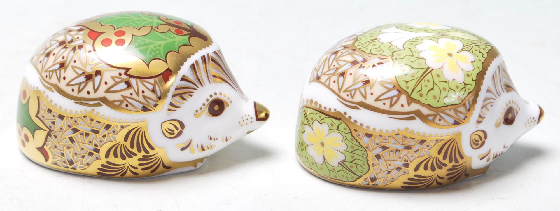 A pair of Royal Crown Derby paperweights to include Primrose Hedgehog and Holly Hedgehog, each - Bild 3 aus 7