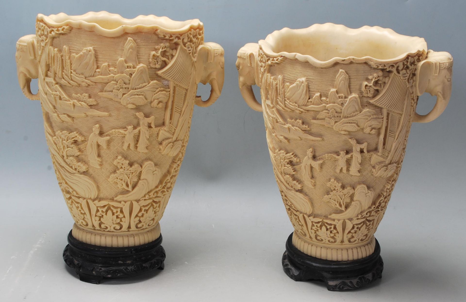 A pair of early 20th Century Chinese resin vases having raised landscape scenes to the body and - Bild 3 aus 5