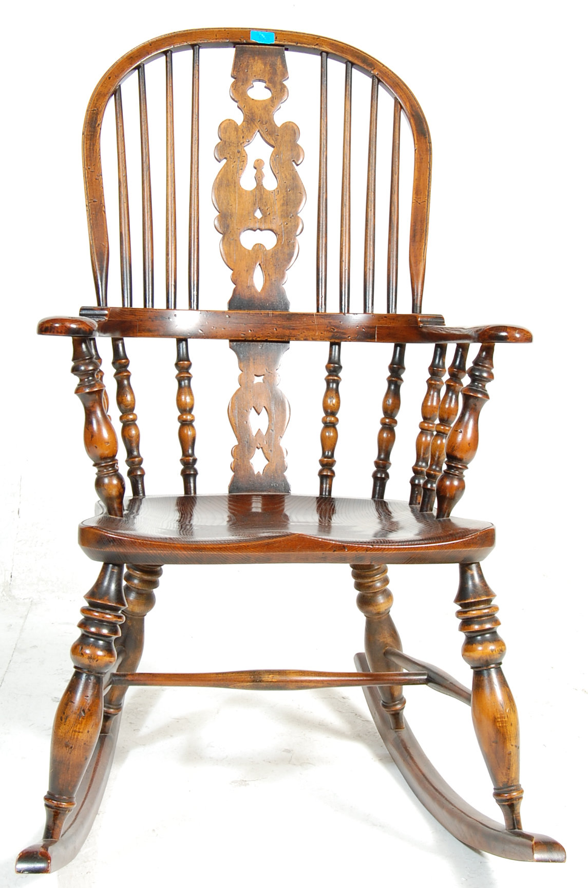 A good quality reproduction 19th Century Victorian Windsor rocking chair having a hooped back with a - Image 9 of 12