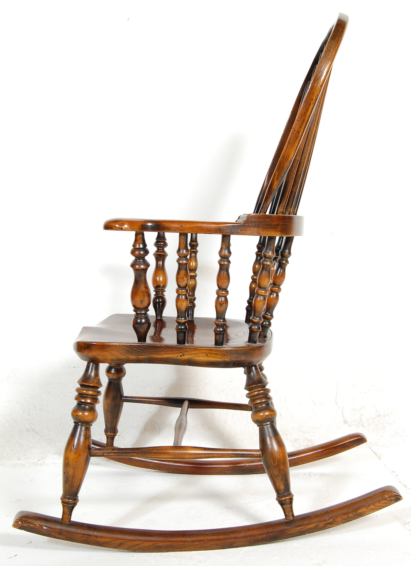 A good quality reproduction 19th Century Victorian Windsor rocking chair having a hooped back with a - Image 6 of 12