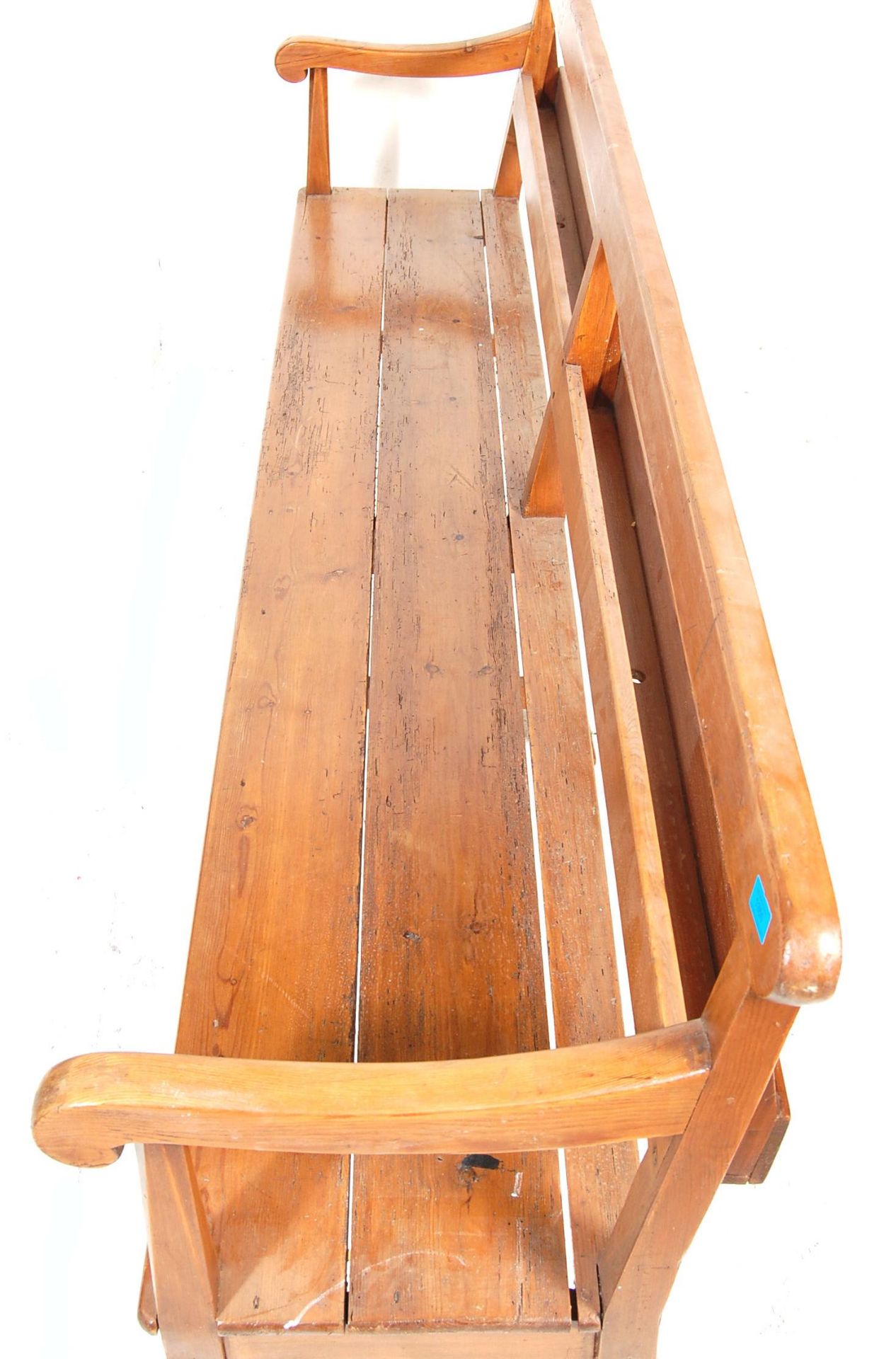 An early 20th century Railway / bus station pew bench with scroll armrest, plank seat, bentwood - Bild 4 aus 4