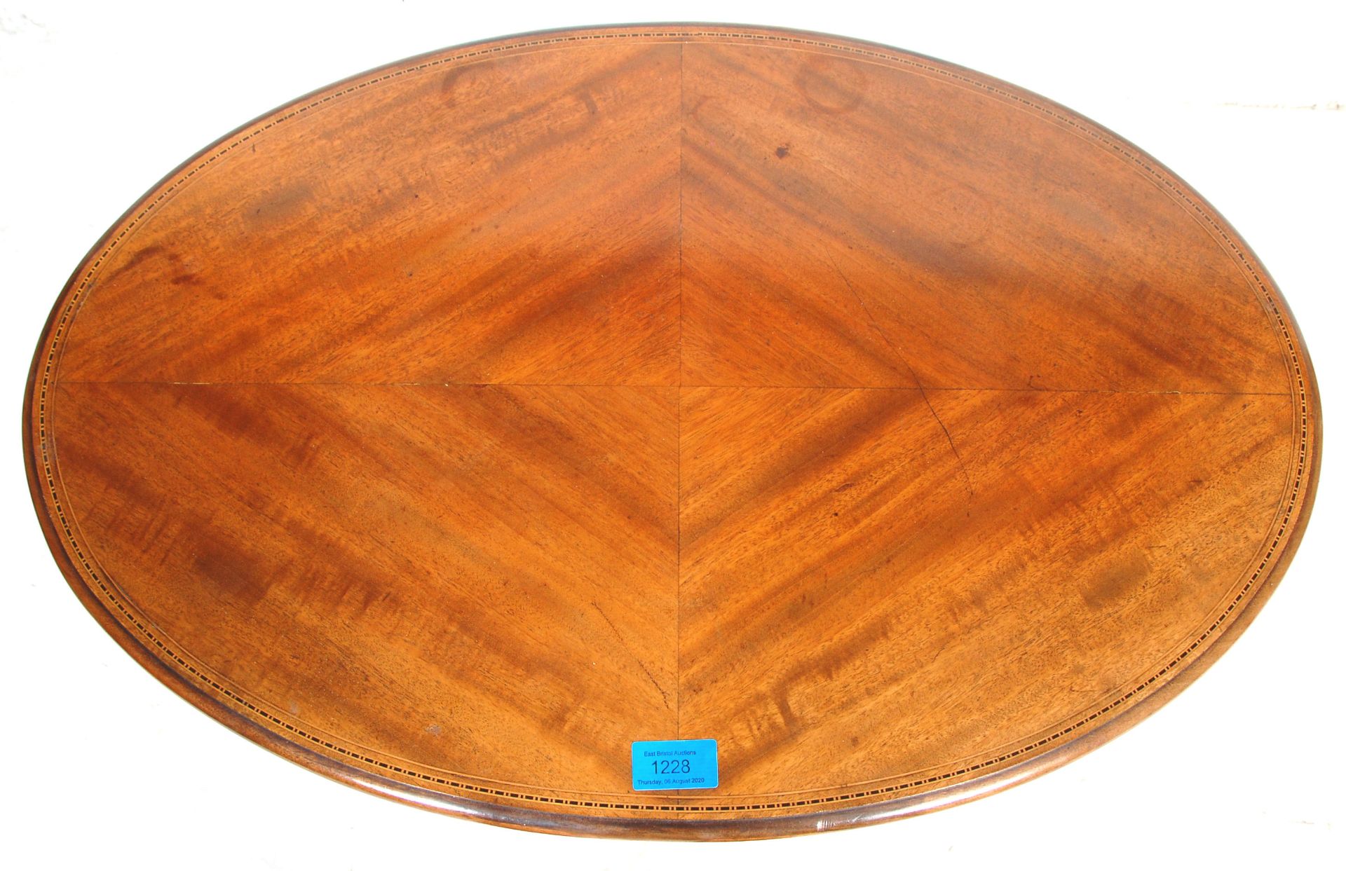 An Edwardian mahogany hall side table having an oval top with a diamond veneer and satinwood - Bild 4 aus 6