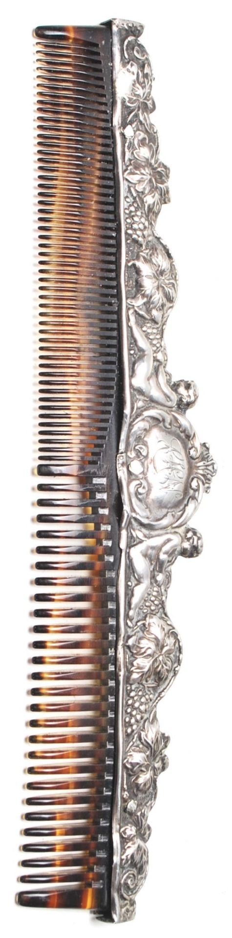 A ladies early 20th Century dressing table comb having a repousse decoration collar to the top - Bild 7 aus 7