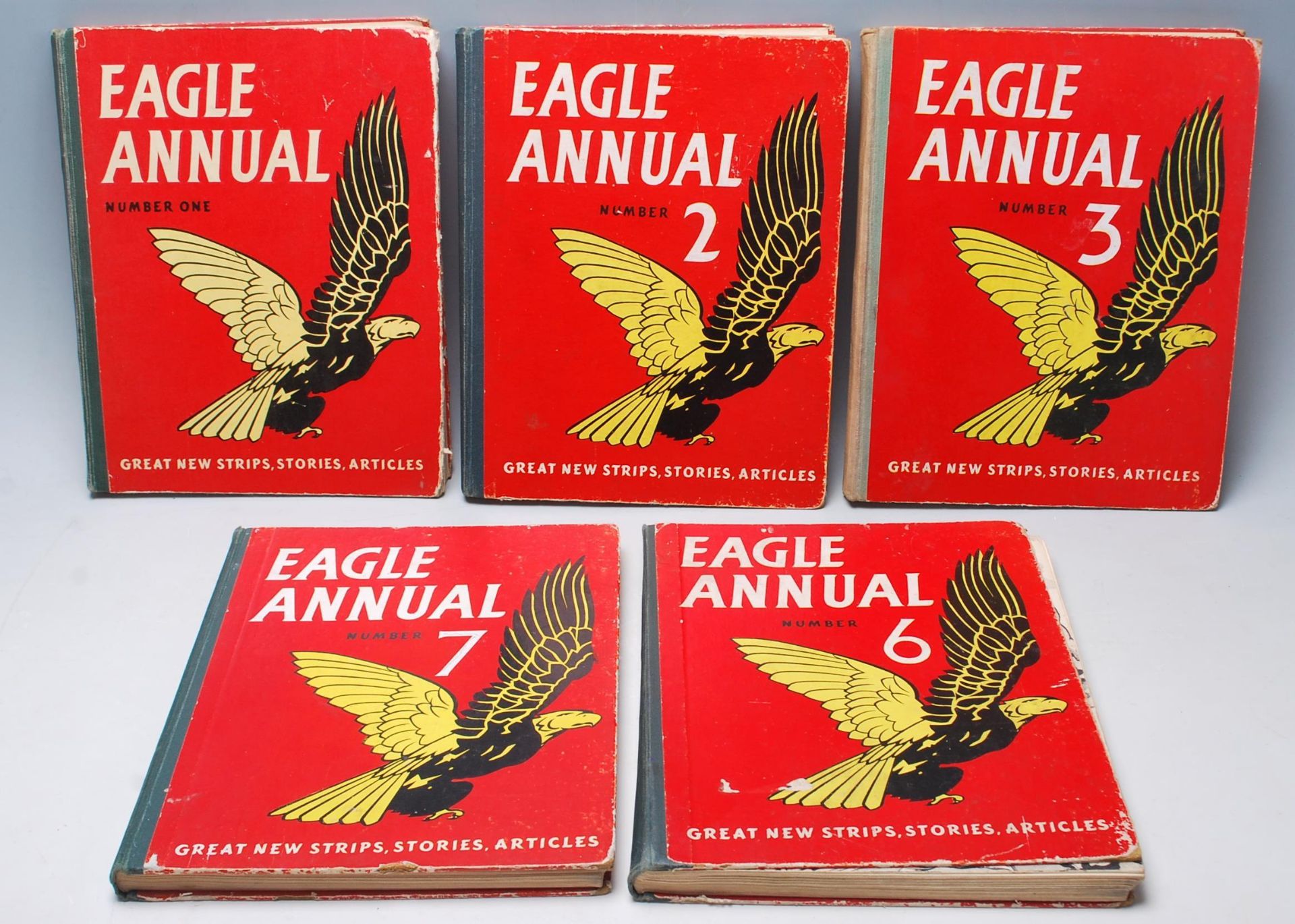 A group of five vintage retro Eagle Annual annuals by Hilton Press Ltd, edited by Marcus Morris to - Bild 2 aus 22
