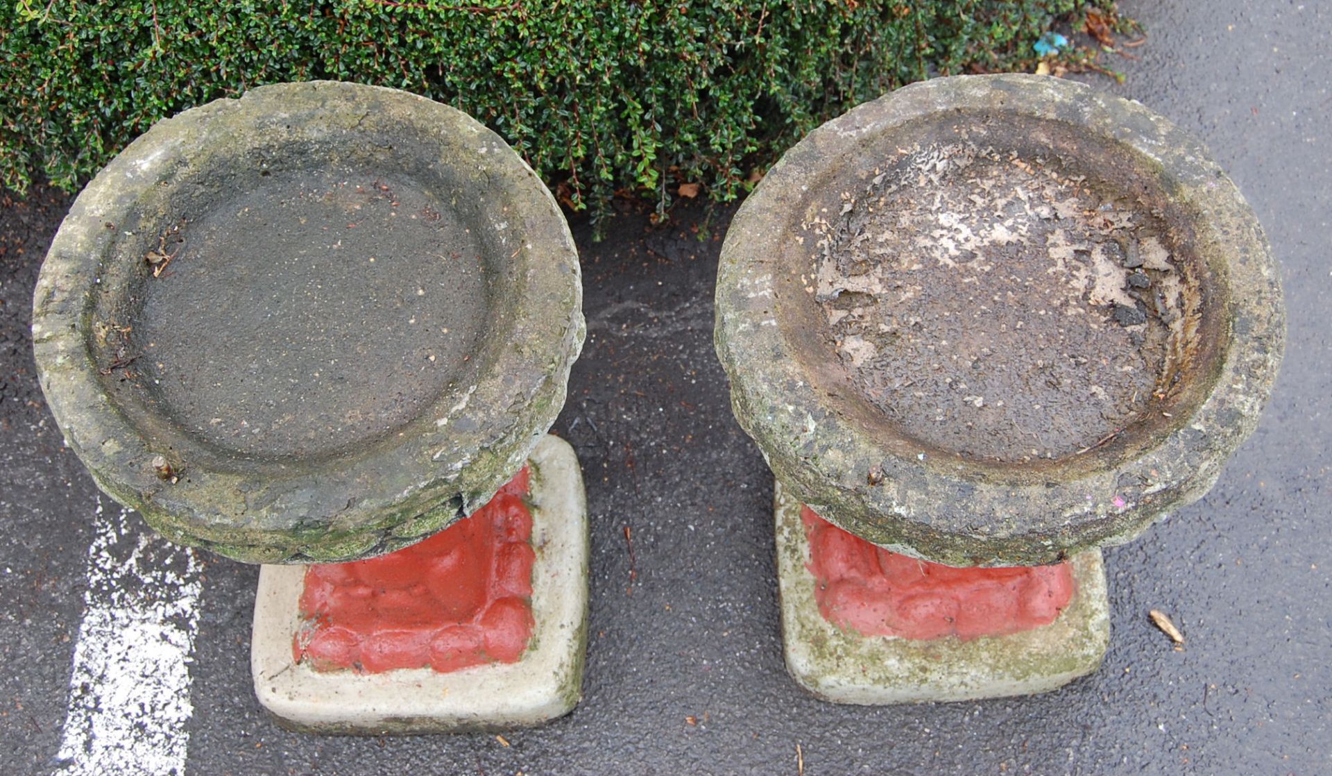 A pair of vintage 20th Century stone garden orname - Bild 2 aus 8