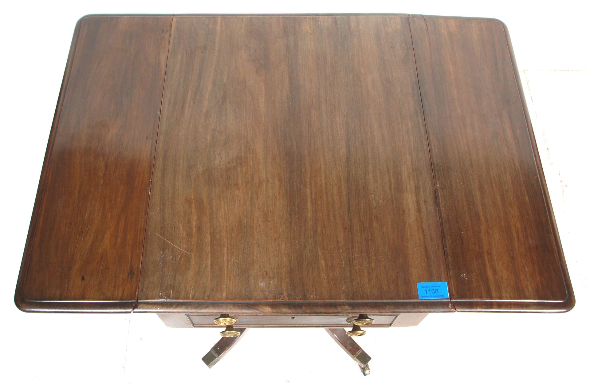 A 19th century George III mahogany drop leaf ladies tripod workbox table. The table raised on a - Bild 4 aus 12