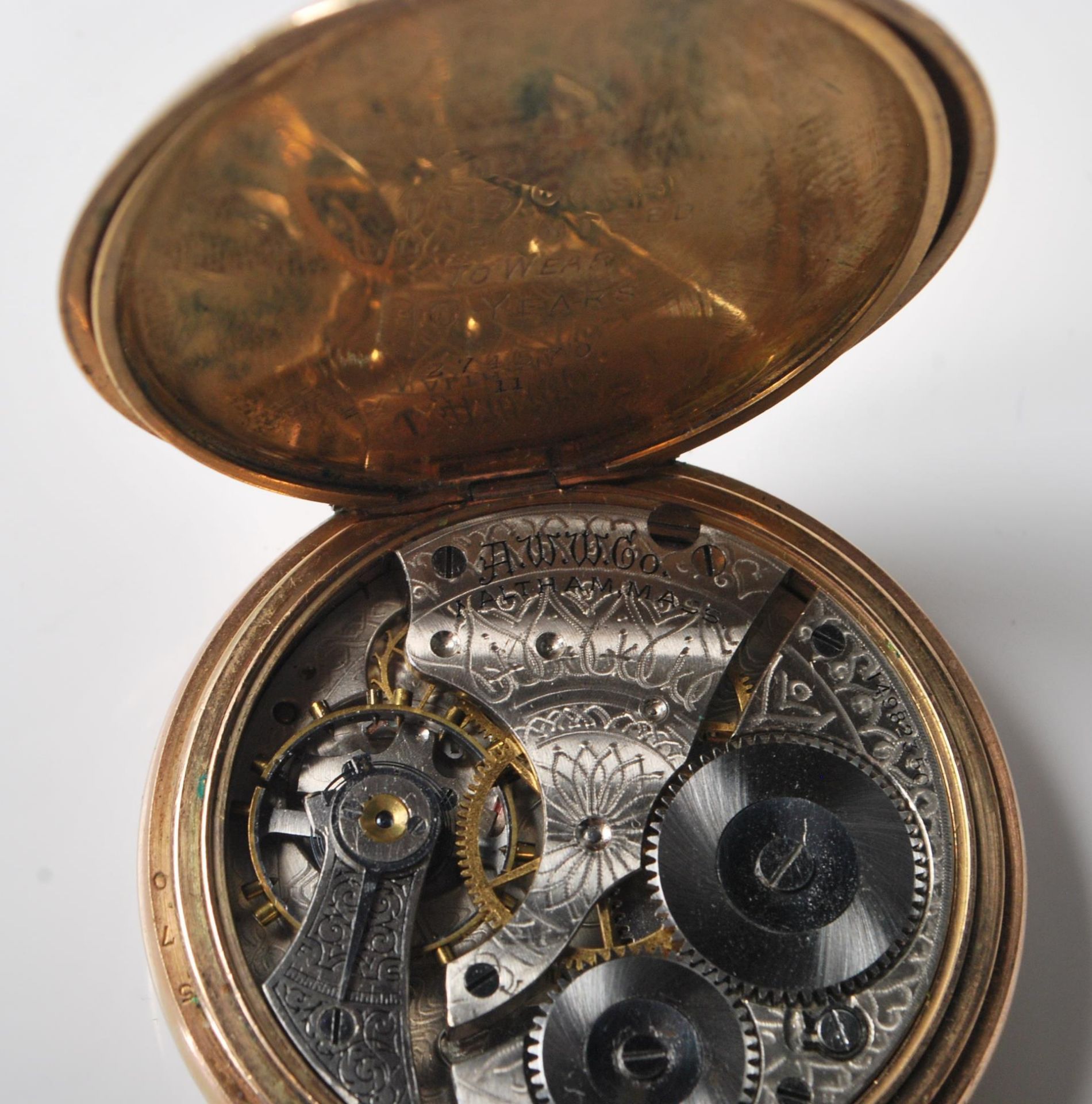 A 20th Century gold plated open face pocket watch having a white enamelled dial with roman - Bild 6 aus 8