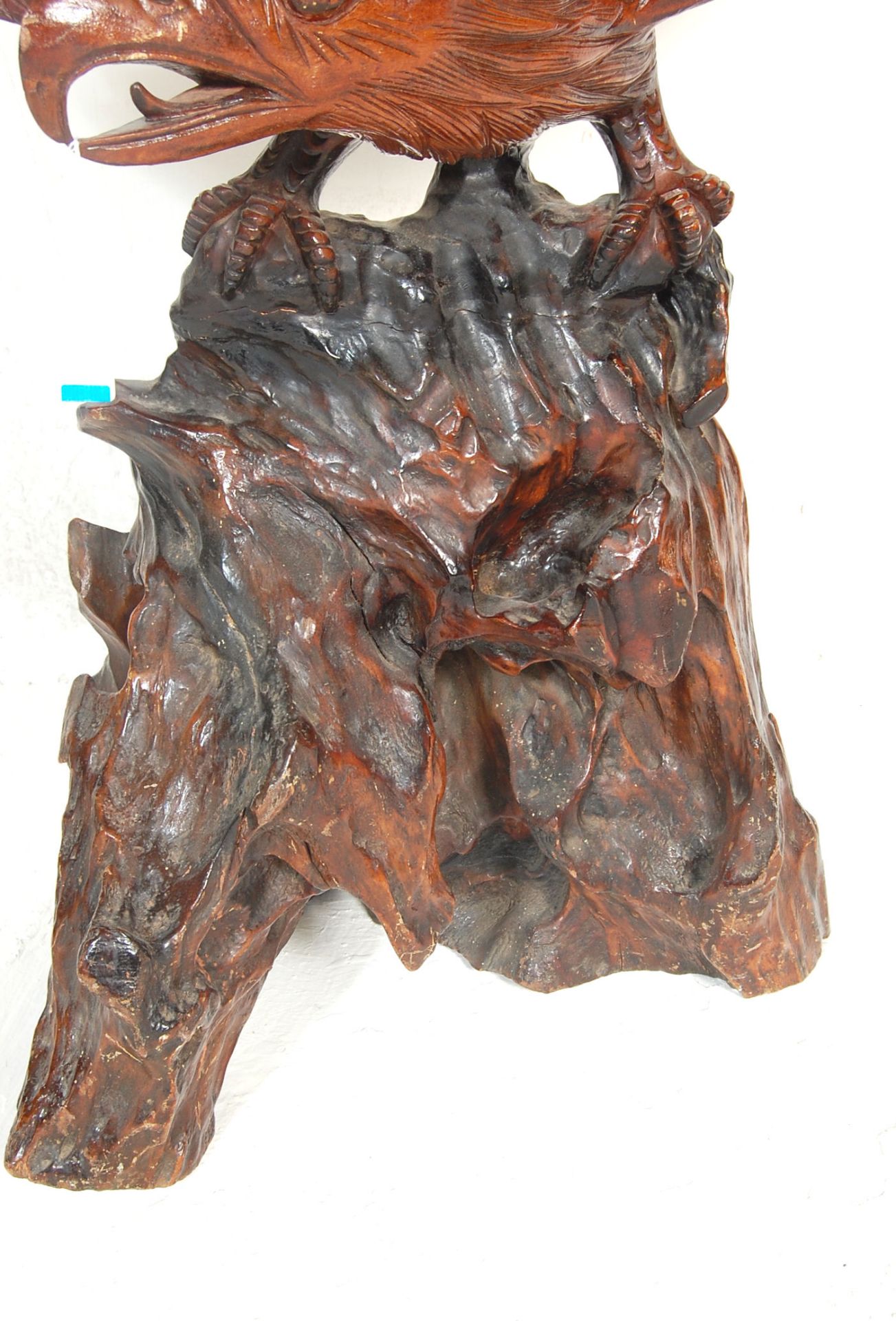 A very large believed early 20th century good quality carved eagle about to flight being set to a - Bild 4 aus 7