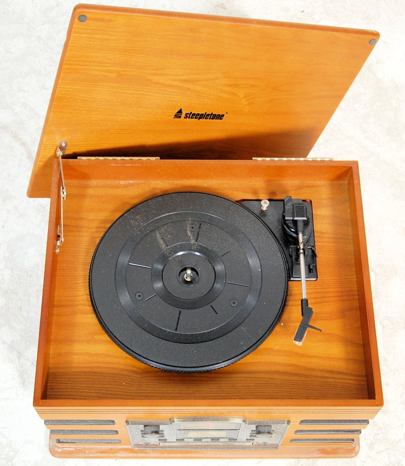 A vintage retro wooden effect Hi Fi stereo system by Steepletone with a black grill and facia. - Bild 4 aus 11