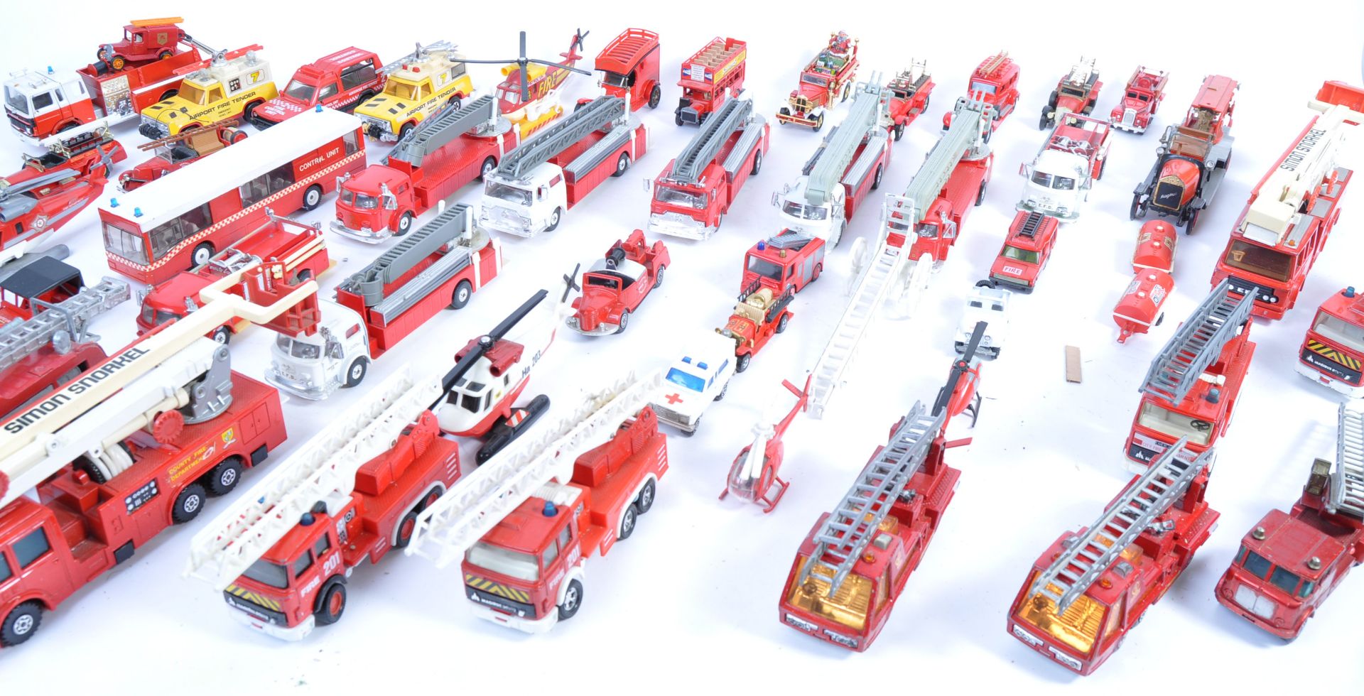 LARGE COLLECTION OF ASSORTED FIRE ENGINE RELATED DIECAST MODELS