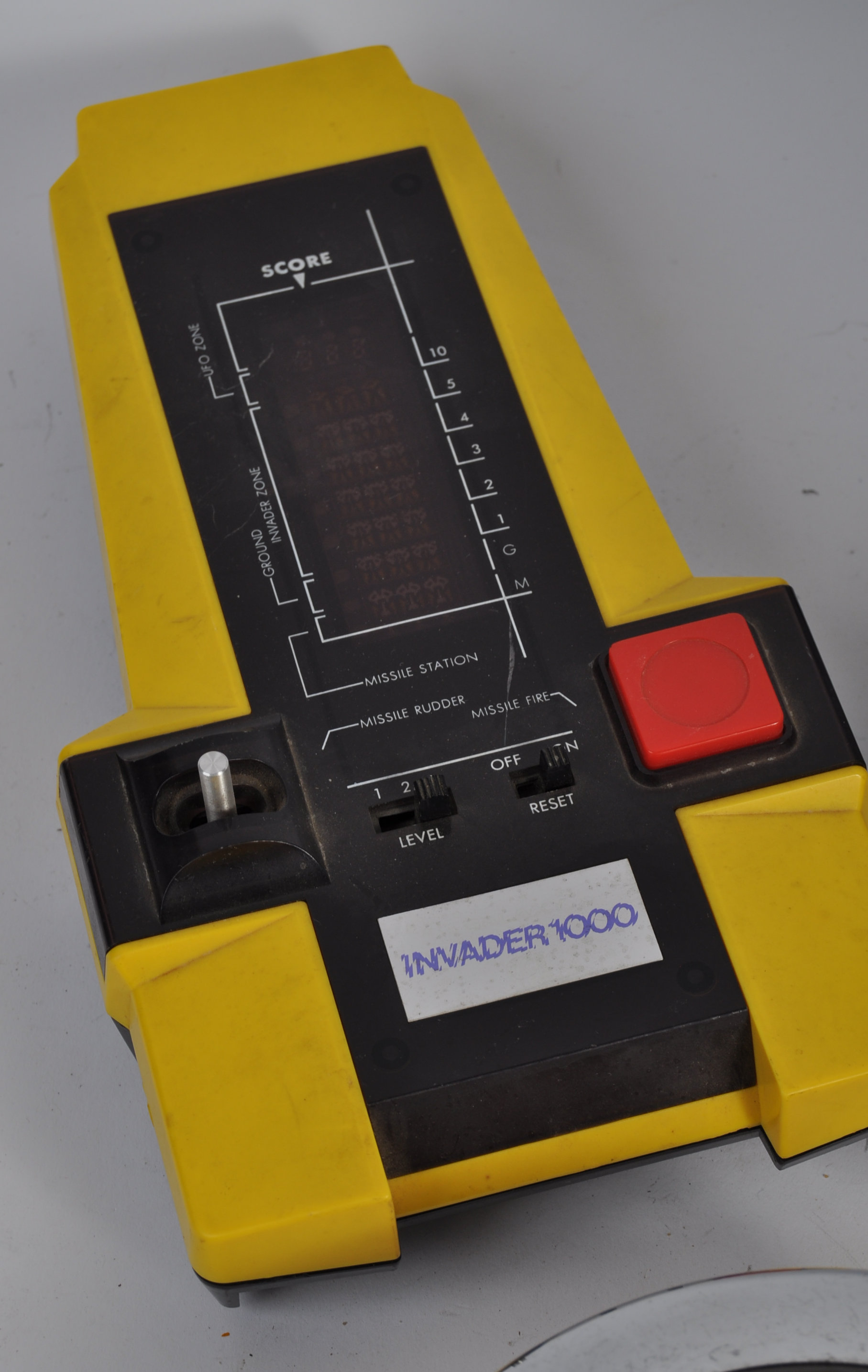 COLLECTION OF VINTAGE 1970'S HANDHELD COMPUTER CONSOLES - Image 5 of 7