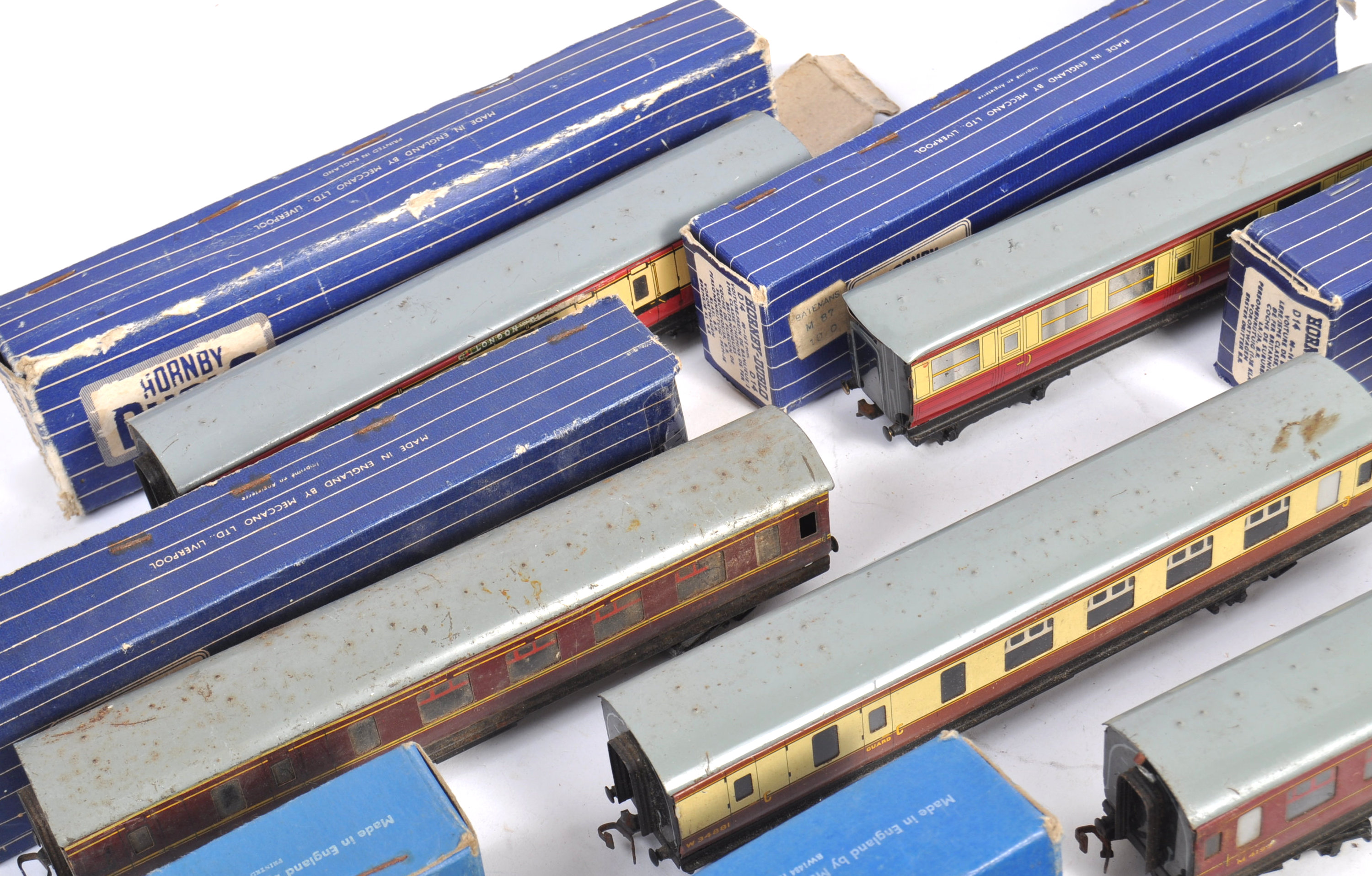COLLECTION OF ASSORTED HORNBY DUBLO 00 GAUGE ROLLING STOCK - Image 2 of 5