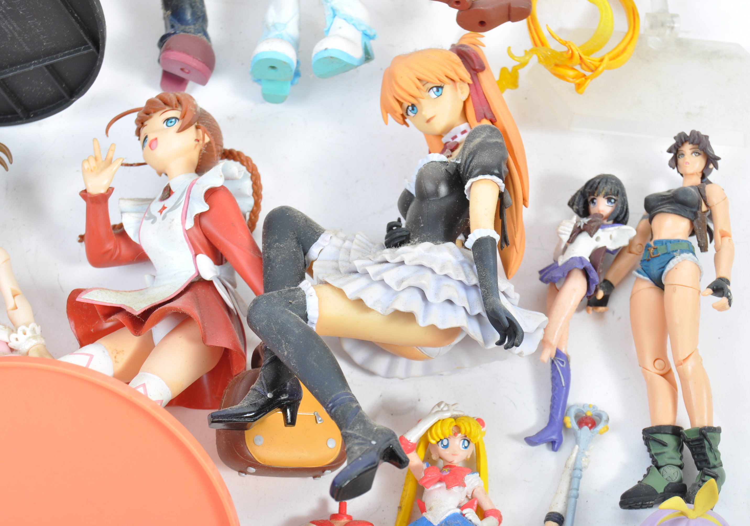 COLLECTION OF ASSORTED JAPANESE ANIME FIGURES - Image 5 of 7