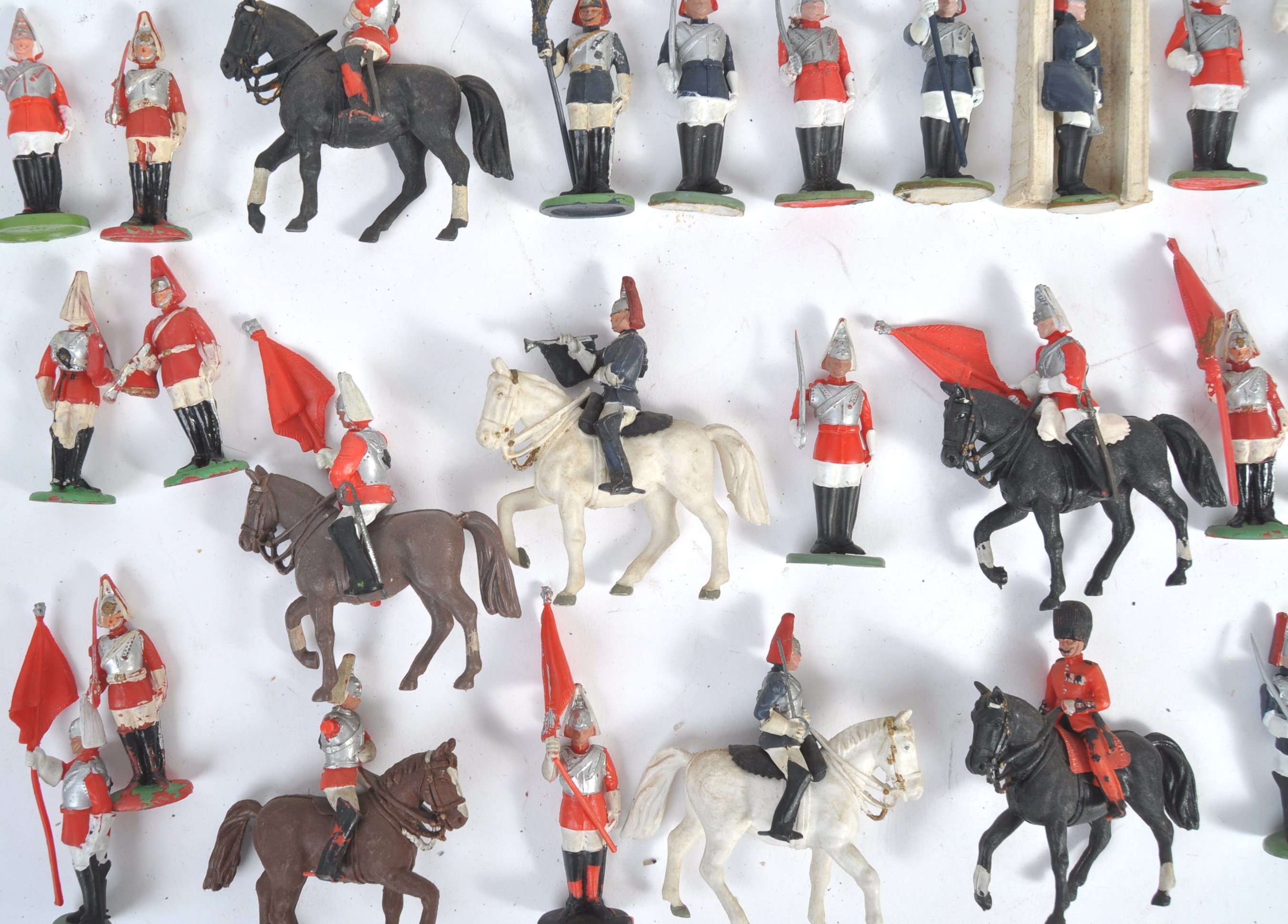 COLLECTION OF VINTAGE BRITAINS PLASTIC FIGURES - Image 5 of 6