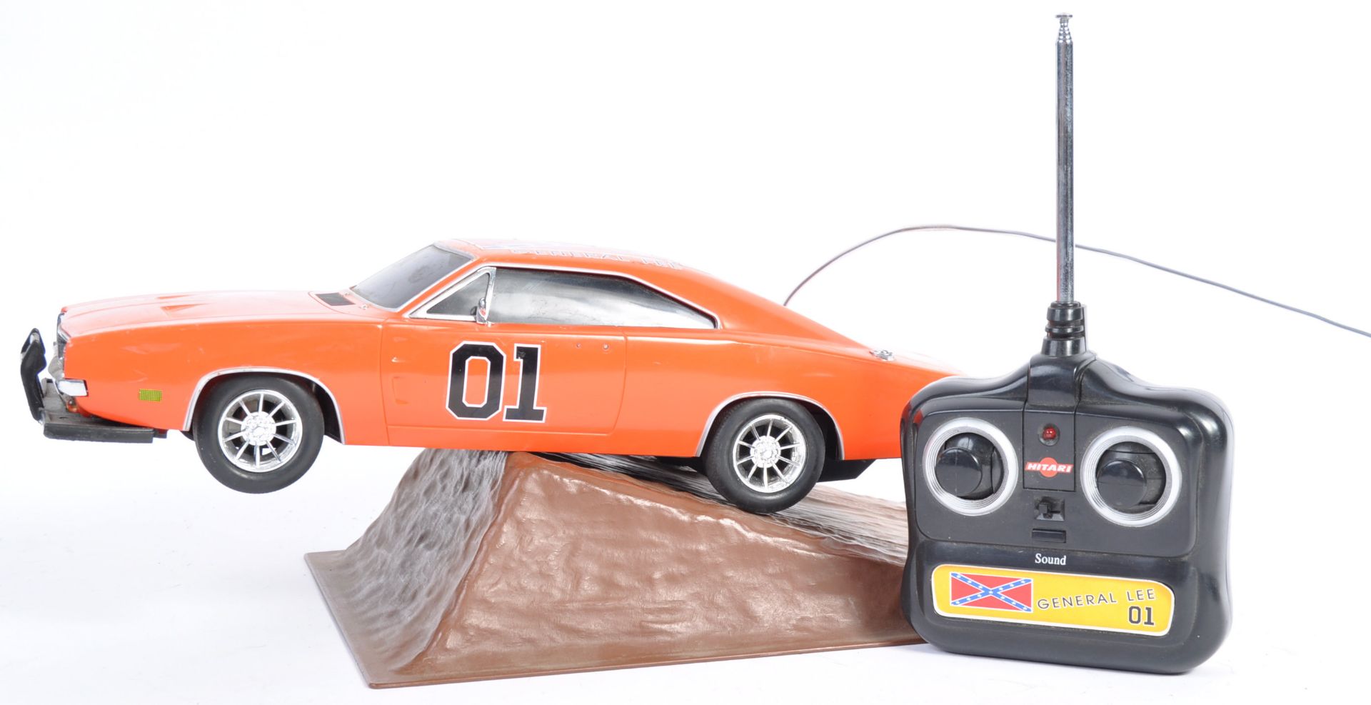 HITARI DUKES OF HAZZARD GENERAL LEE RC CAR AND STUNT RAMP