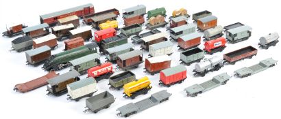 LARGE COLLECTION OF ASSORTED HORNBY DUBLO MODEL RAILWAY