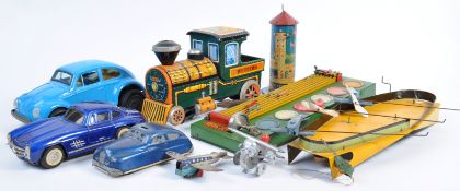 COLLECTION OF ASSORTED VINTAGE TINPLATE TOYS