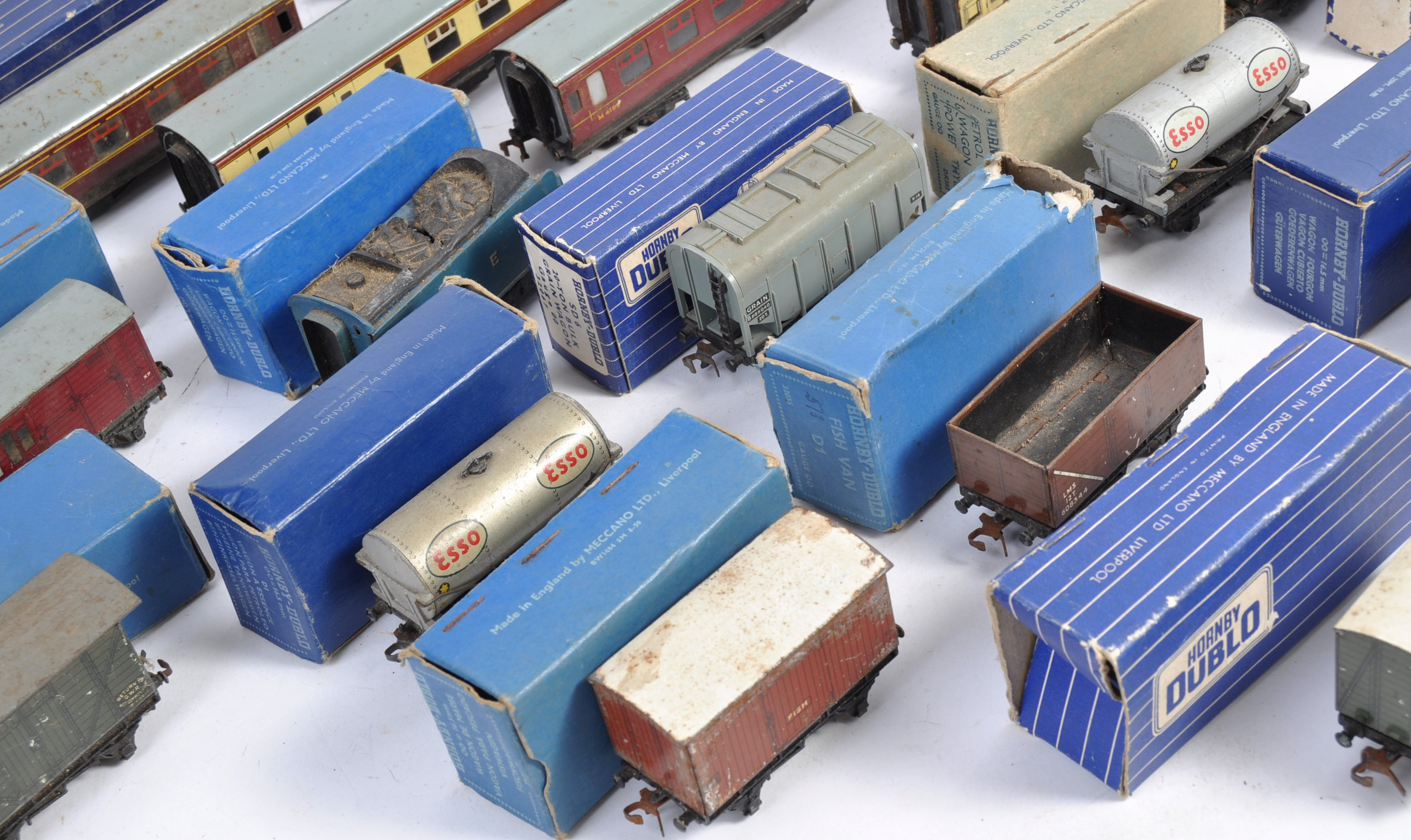 COLLECTION OF ASSORTED HORNBY DUBLO 00 GAUGE ROLLING STOCK - Image 5 of 5