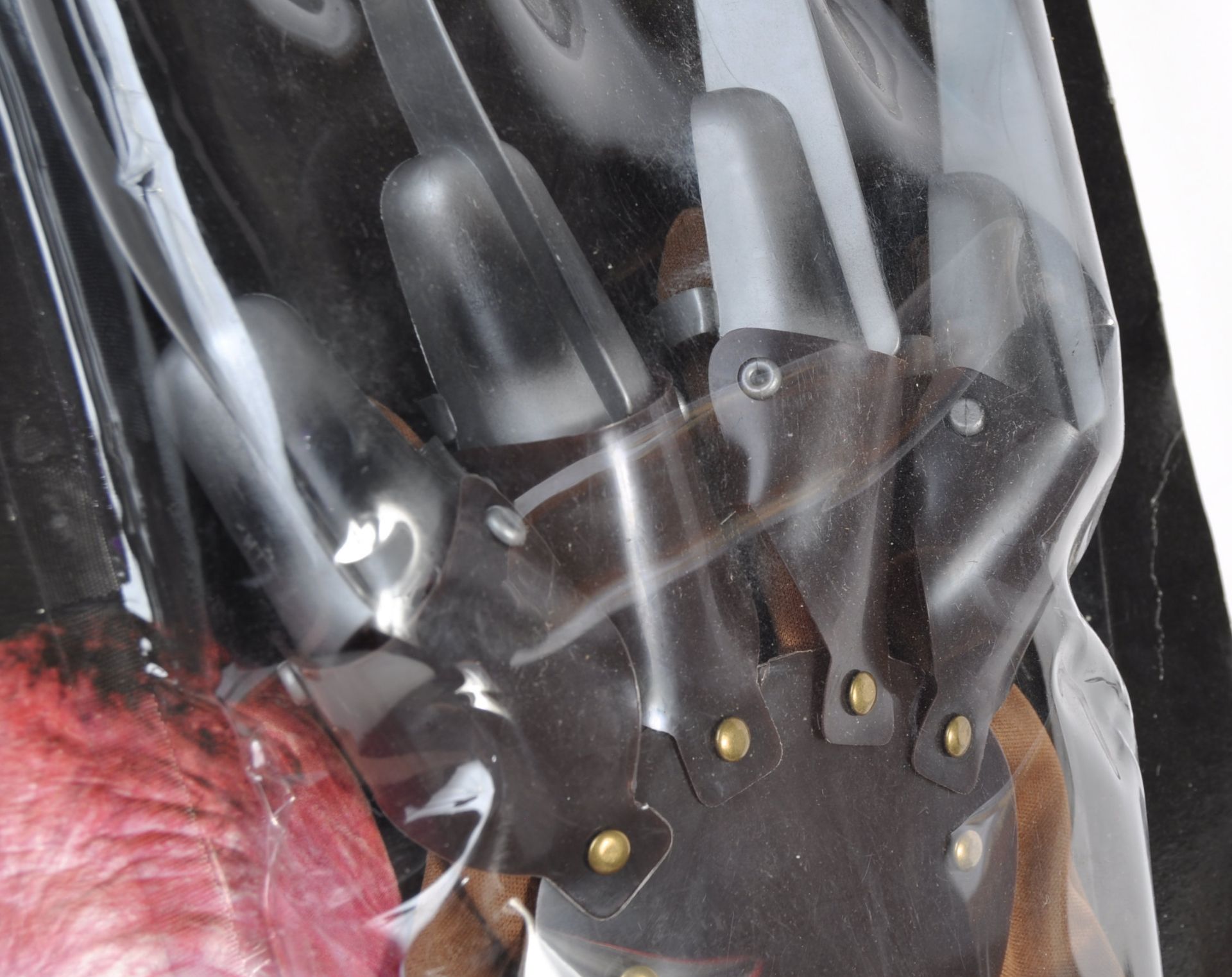 RARE RUBIES NIGHTMARE ON ELM STREET REPLICA GLOVE - Bild 5 aus 5