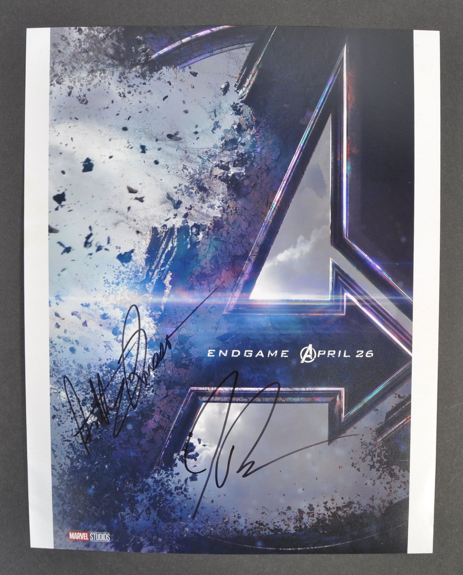 MARVEL - AVANGERS ENDGAME - SIGNED 11X14" PHOTOGRAPH