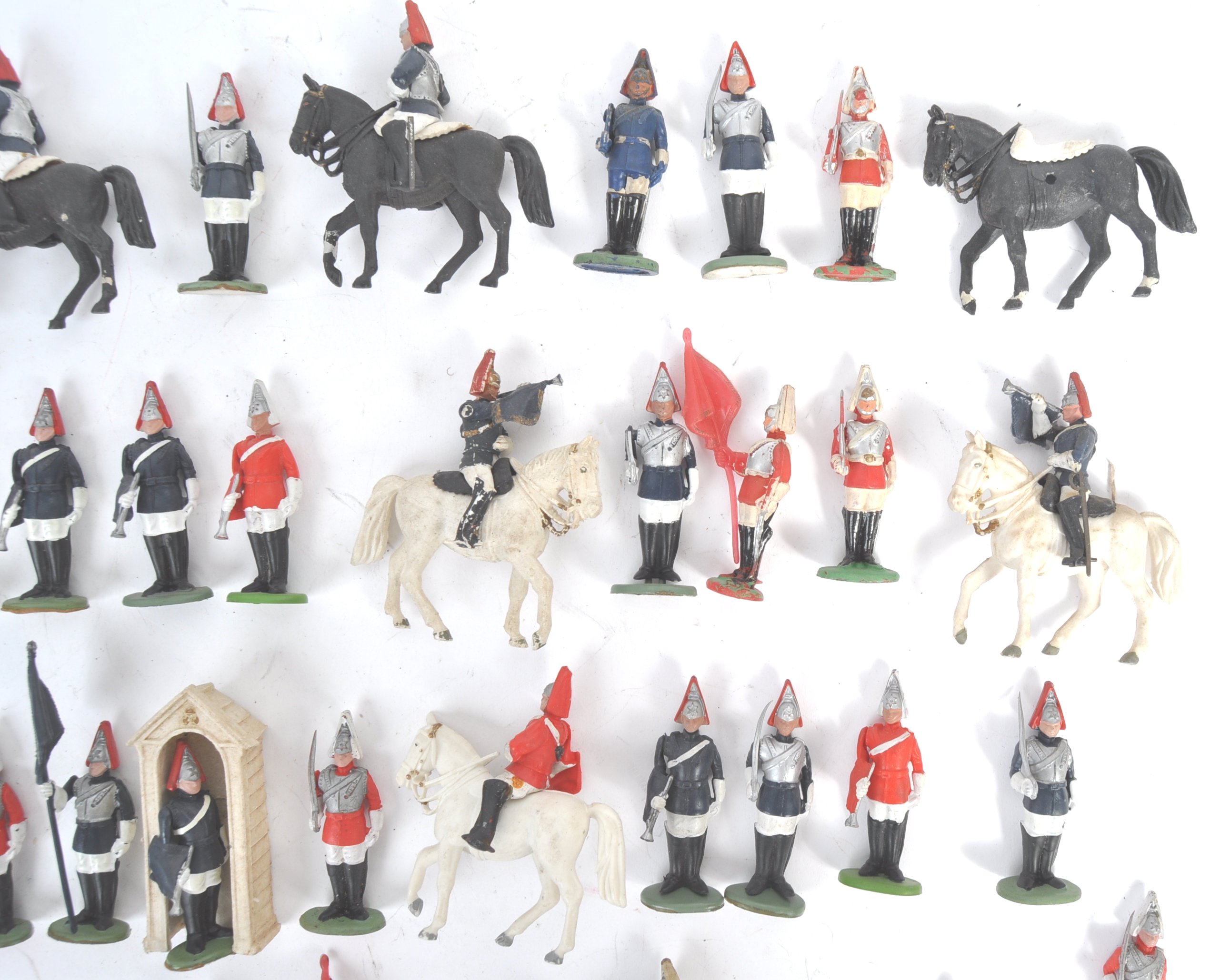 COLLECTION OF VINTAGE BRITAINS PLASTIC FIGURES - Image 3 of 6