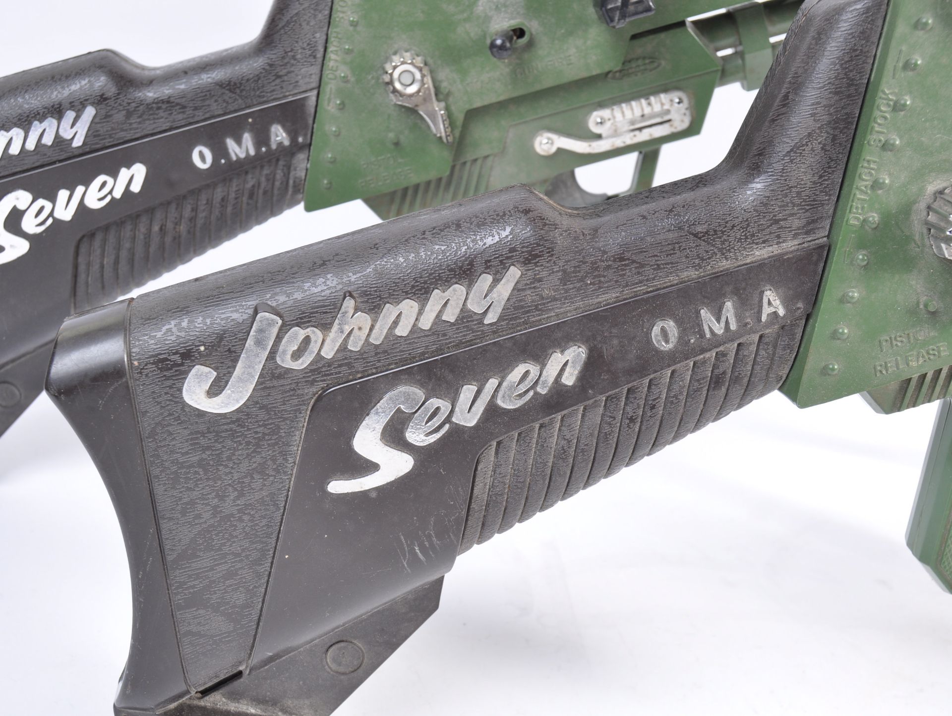 TWO TRI-ANG JOHNNY SEVEN ONE MAN ARMY TOY GUNS - Bild 3 aus 7