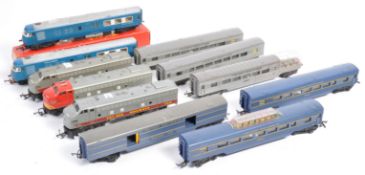 COLLECTION OF TRIANG DIESEL TRAINS AND CARRIAGES