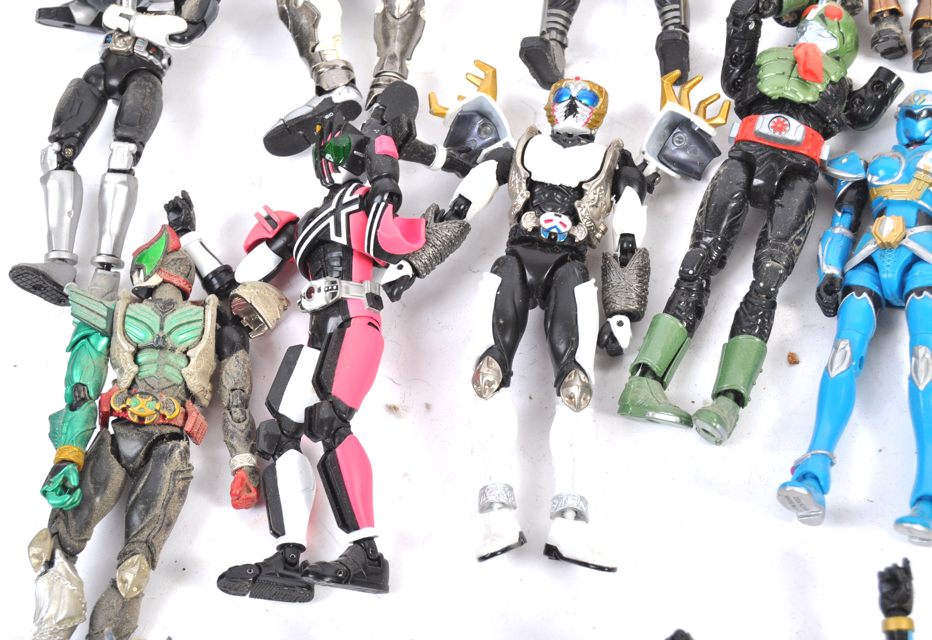 COLLECTION OF ASSORTED JAPANESE ACTION FIGURES - Image 4 of 7