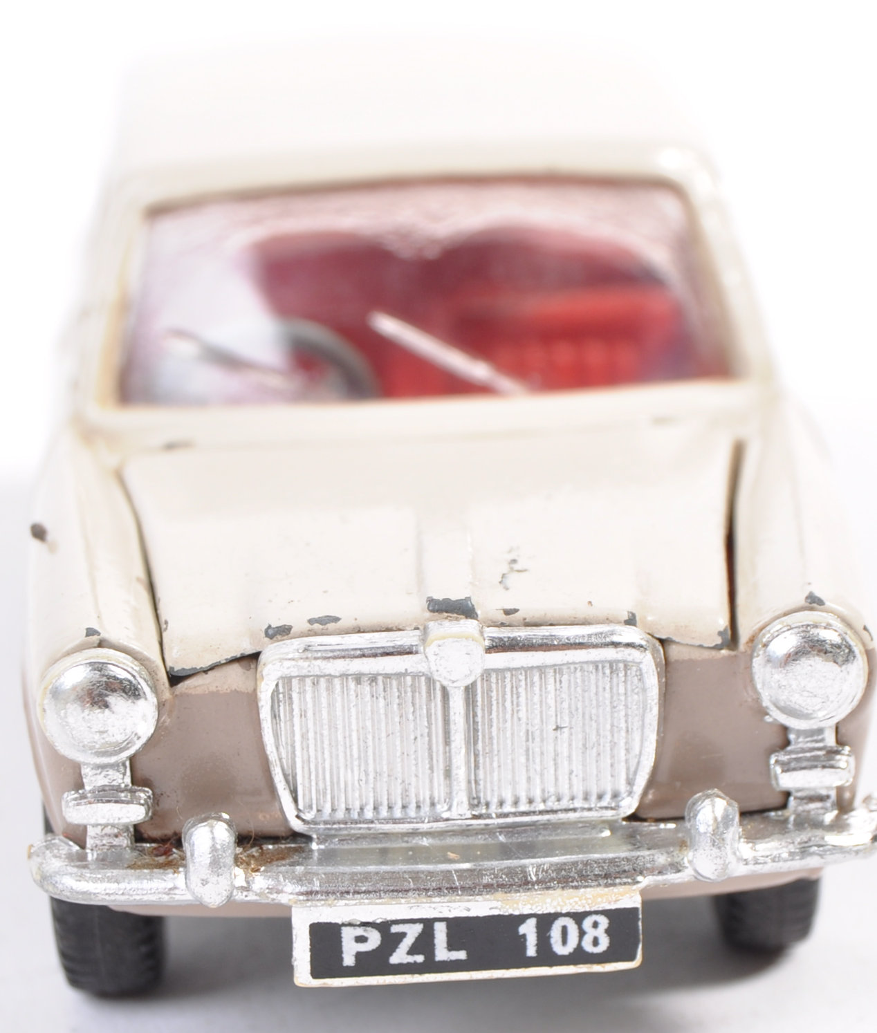 SPOT-ON TRI-ANG 1/42 SCALE MODEL MG CAR - Image 4 of 5