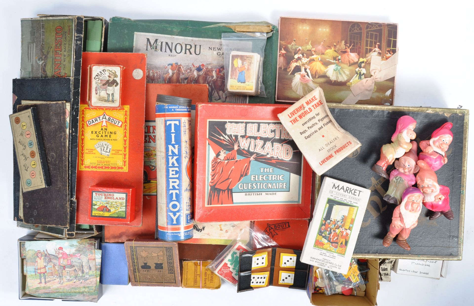 COLLECTION OF ANTIQUE EDWARDIAN PARLOUR / BOARD GAMES
