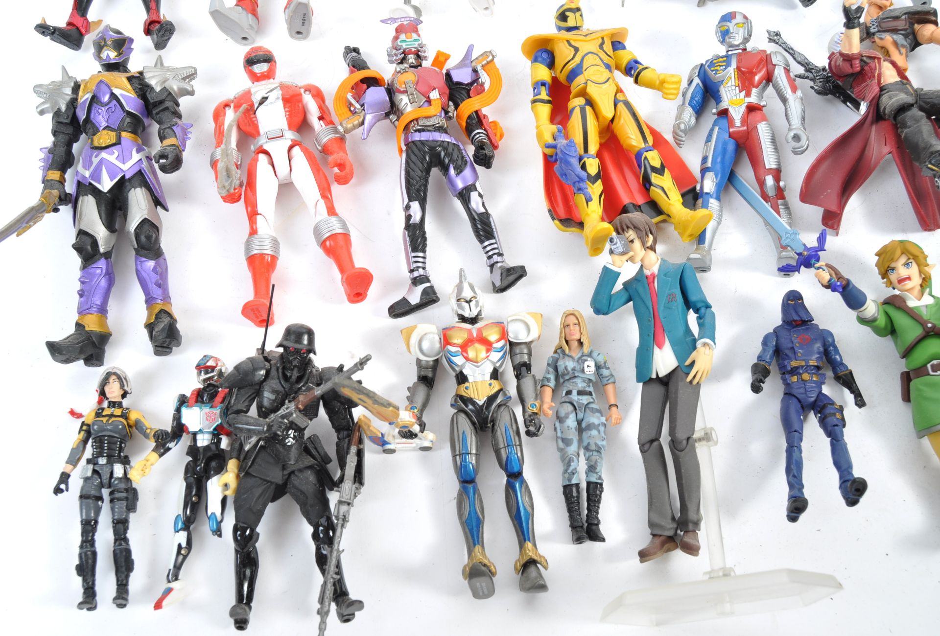 COLLECTION OF ASSORTED JAPANESE ANIME ACTION FIGURES - Bild 5 aus 5